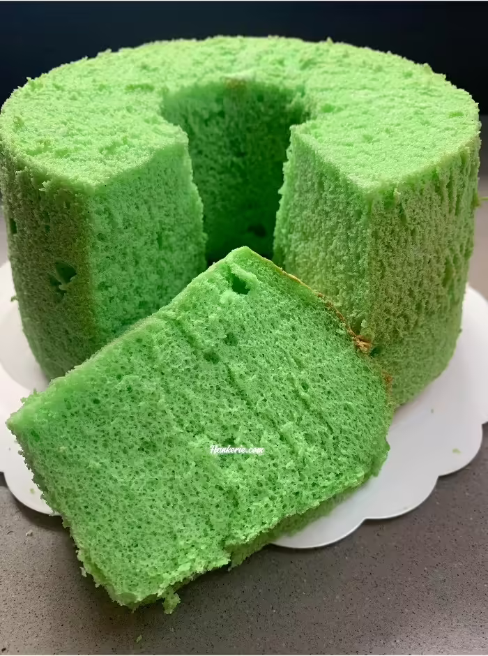 How to Make a Bakery-Style Pandan Chiffon Birthday Cake 4 Pandan birthday cake 8 jpeg